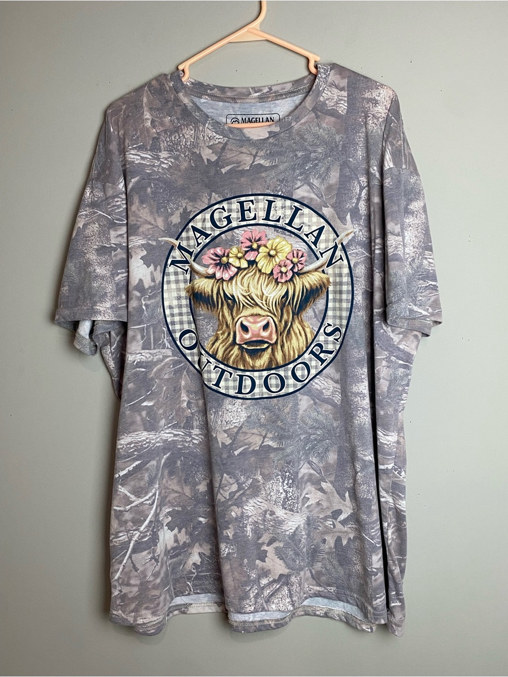 Magellan Outdoors Beige Gray Camouflage Tee with Floral Cow Emblem